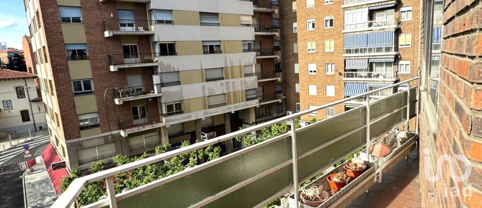 Pis 4 habitacions de 107 m² a León (24002)