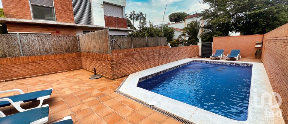 Duplex 3 bedrooms of 171 m² in Castelldefels (08860)