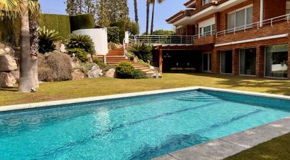 Mansion 6 bedrooms of 589 m² in Alella (08328)