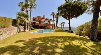 Mansion 6 bedrooms of 589 m² in Alella (08328)