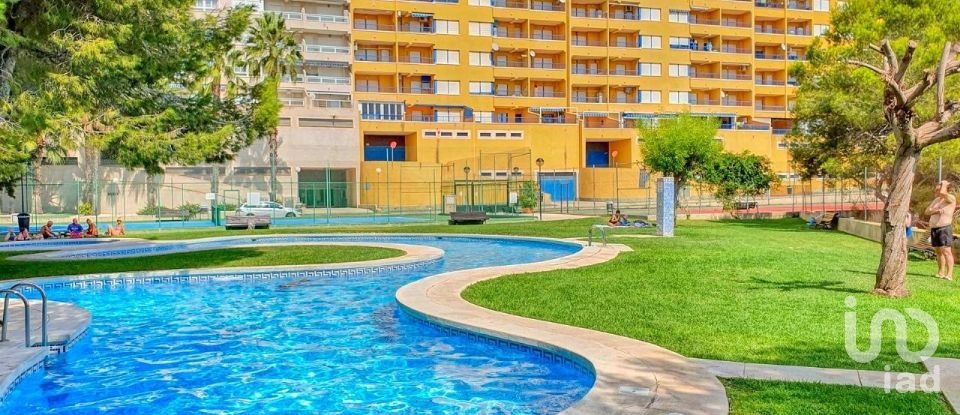 Pis 2 habitacions de 59 m² a Urbanización Dehesa de Campoamor (03189)