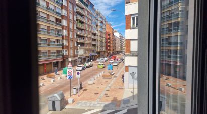 Pis 5 habitacions de 124 m² a León (24002)