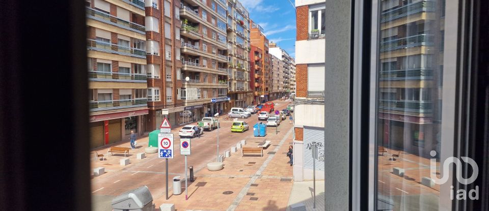 Pis 5 habitacions de 124 m² a León (24002)