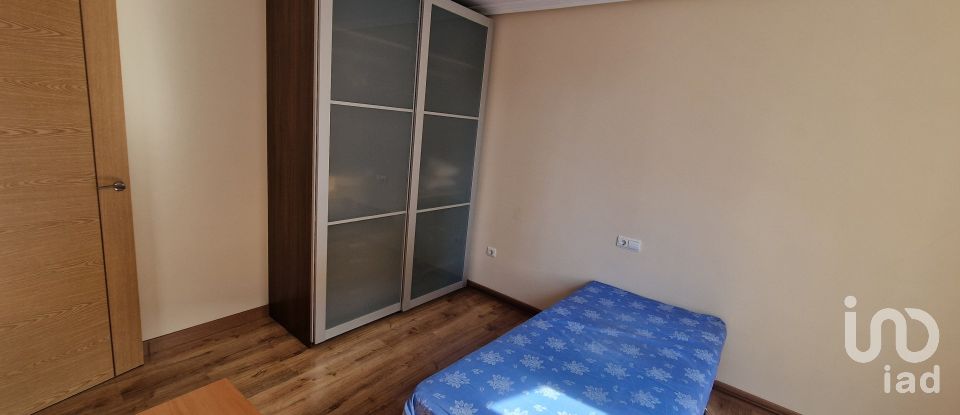 Pis 5 habitacions de 124 m² a León (24002)