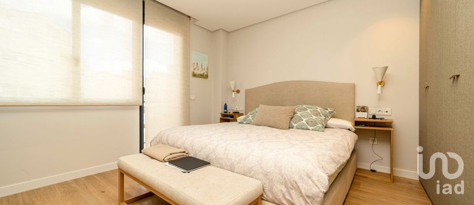 Pis 4 habitacions de 206 m² a León (24004)