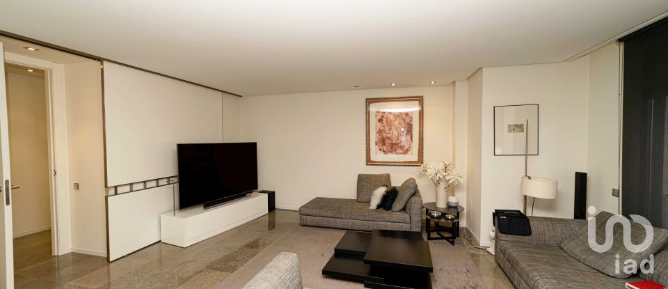 Pis 4 habitacions de 463 m² a León (24004)