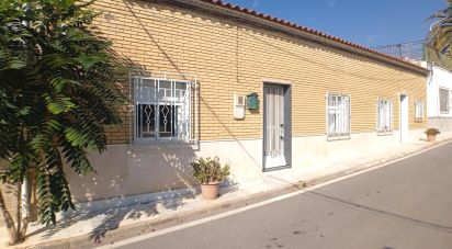 Town house 4 bedrooms of 356 m² in Fines (04869)