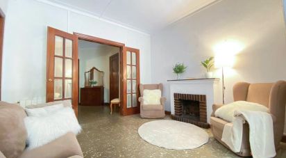 Pis 5 habitacions de 130 m² a Barcelona (08025)