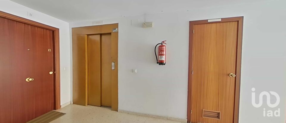 Pis 3 habitacions de 80 m² a Chiclana de la Frontera (11130)