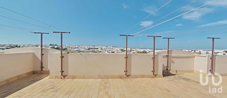 Apartment 3 bedrooms of 80 m² in Chiclana de la Frontera (11130)