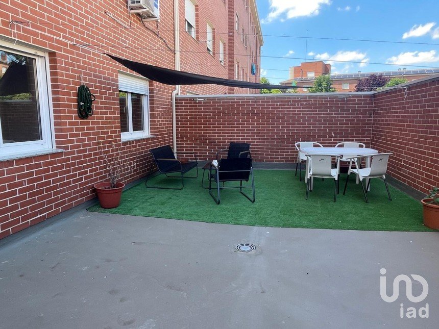 Pis 3 habitacions de 89 m² a Valencia de Don Juan (24200)