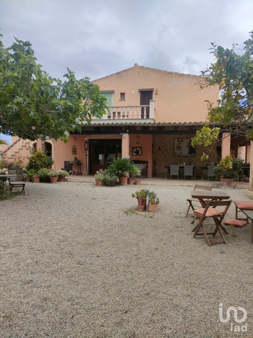 Hotel 3* of 1,000 m² in Montuiri (07230)