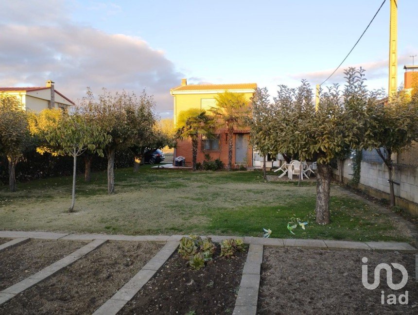 House 3 bedrooms of 62 m² in San Mames de La Vega (24764)