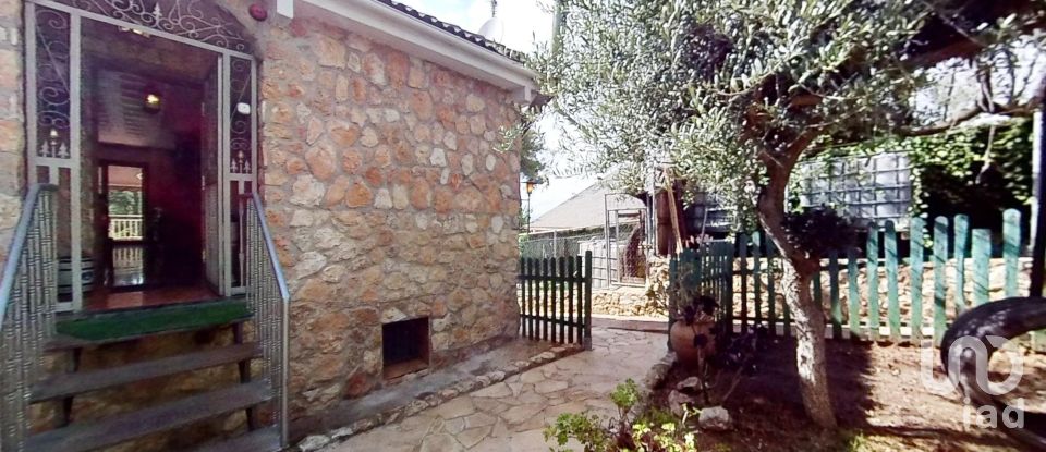 Lodge 5 bedrooms of 200 m² in Rodonya (43812)