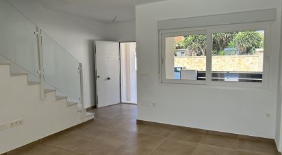 Demeure 3 chambres de 105 m² à Pilar de la Horadada (03190)