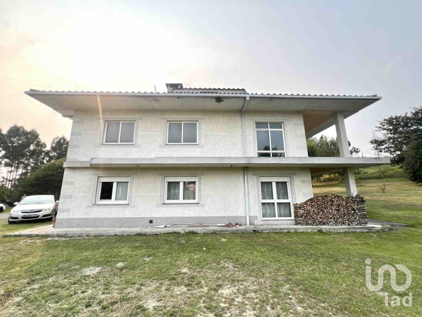 House 2 bedrooms of 461 m² in Naraio (15576)