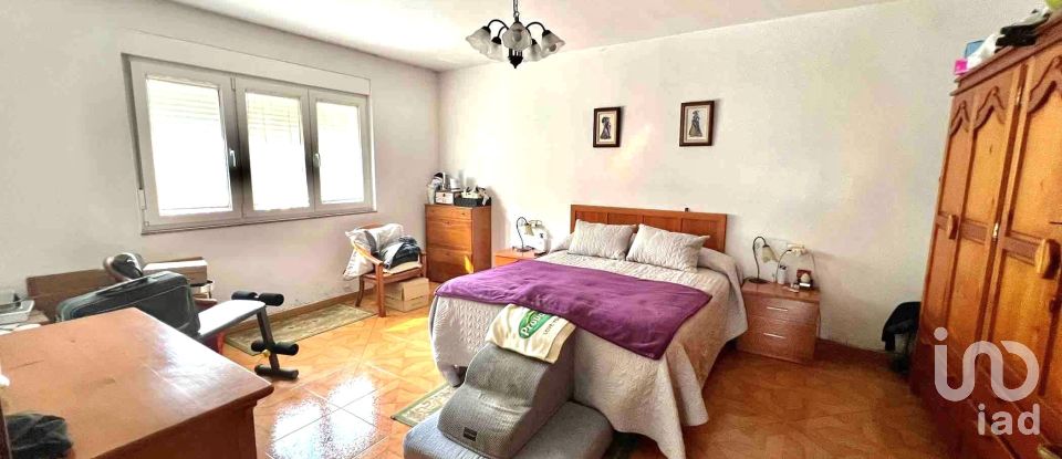 House 2 bedrooms of 461 m² in Naraio (15576)