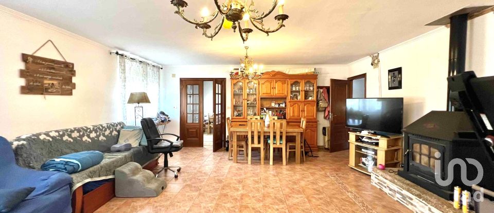 House 2 bedrooms of 461 m² in Naraio (15576)