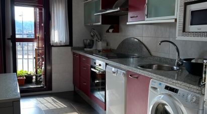 Superfície variada 2 habitacions de 75 m² a León (24007)