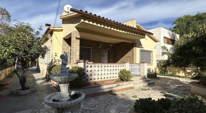 Cottage 5 bedrooms of 181 m² in Castelldefels (08860)