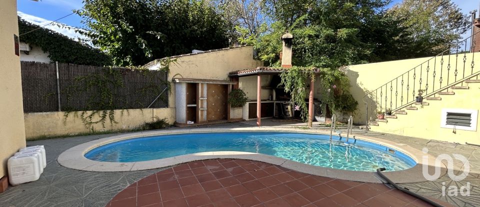 Cottage 5 bedrooms of 181 m² in Castelldefels (08860)