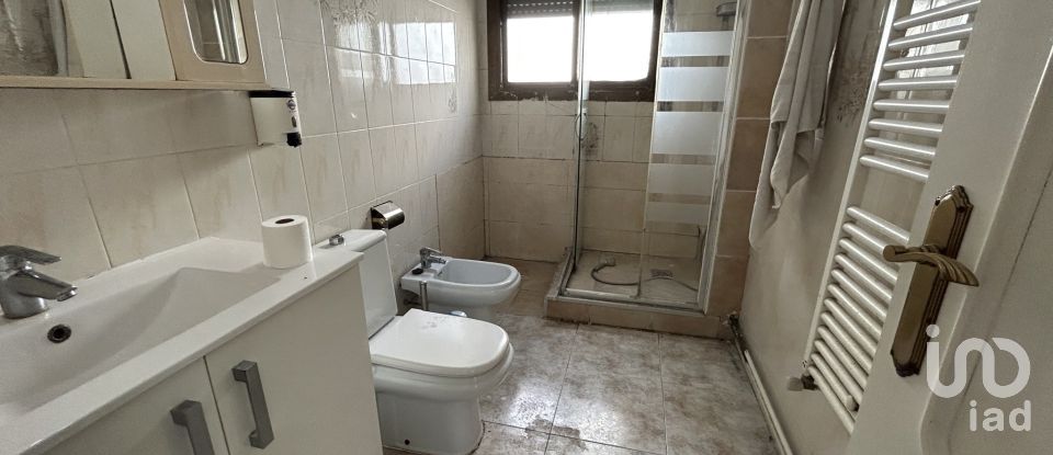 Xalet 5 habitacions de 181 m² a Castelldefels (08860)