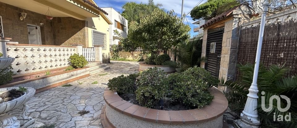 Cottage 5 bedrooms of 181 m² in Castelldefels (08860)