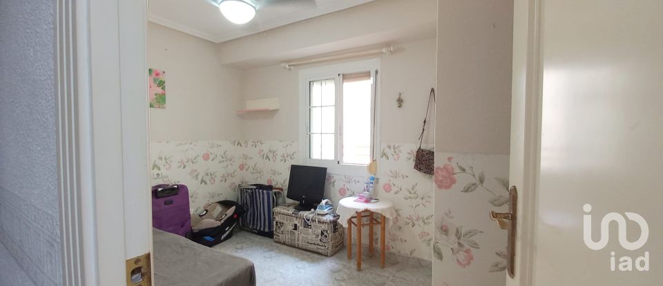 Pis 3 habitacions de 84 m² a Alicante/Alacant (03010)