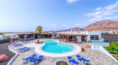 House 5 bedrooms of 483 m² in Playa Blanca (35580)