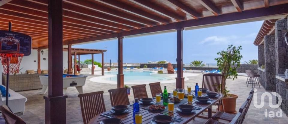 Maison 5 chambres de 483 m² à Playa Blanca (35580)