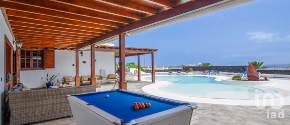 House 5 bedrooms of 483 m² in Playa Blanca (35580)