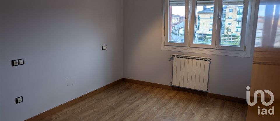 Pis 1 habitació de 58 m² a Lugones (33420)