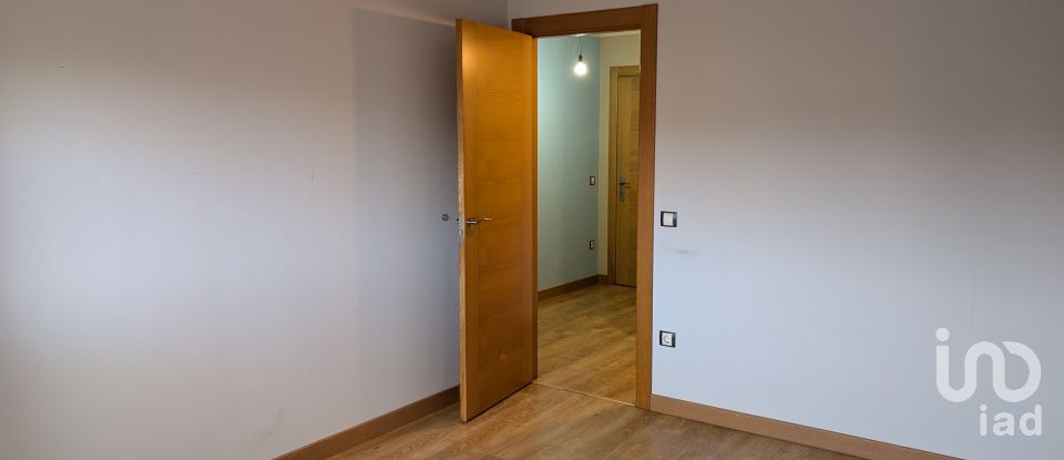 Pis 1 habitació de 58 m² a Lugones (33420)