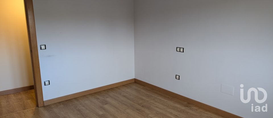 Pis 1 habitació de 58 m² a Lugones (33420)