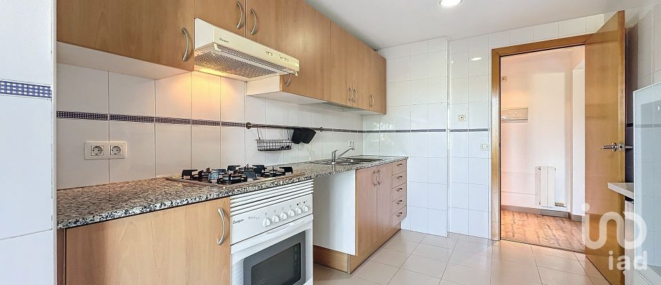 Pis 3 habitacions de 95 m² a Terrassa (08227)