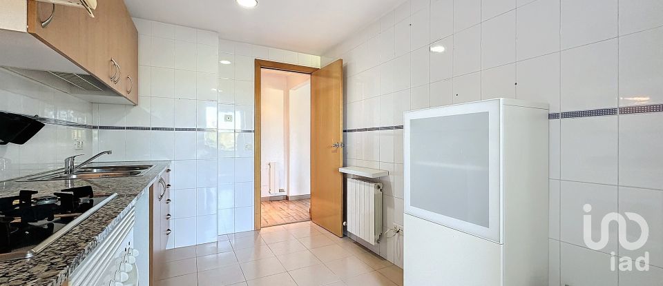 Pis 3 habitacions de 73 m² a Terrassa (08227)