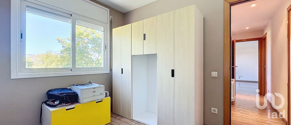 Pis 3 habitacions de 95 m² a Terrassa (08227)