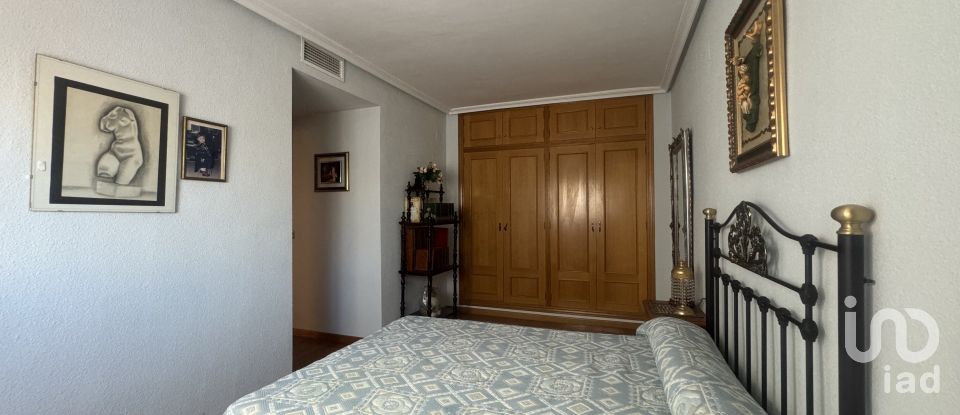 Pis 3 habitacions de 200 m² a Alicante/Alacant (03007)