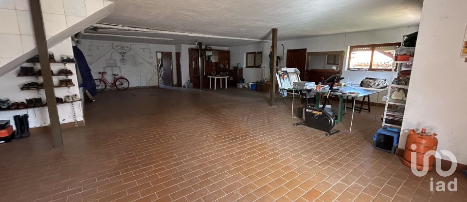 Maison 4 chambres de 328 m² à Villanueva del Carnero (24391)