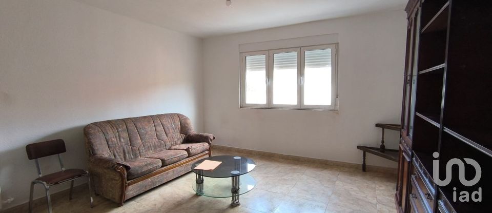 Pis 3 habitacions de 86 m² a La Robla (24640)