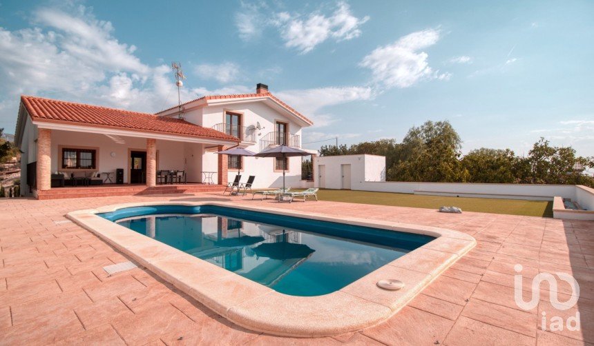 Cottage 5 bedrooms of 420 m² in Albatera (03340)