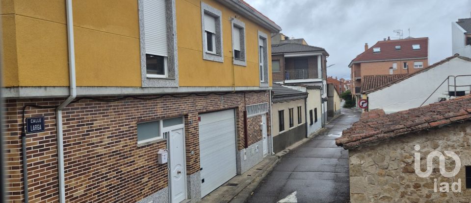 Pis 3 habitacions de 113 m² a Villares de la Reina (37184)