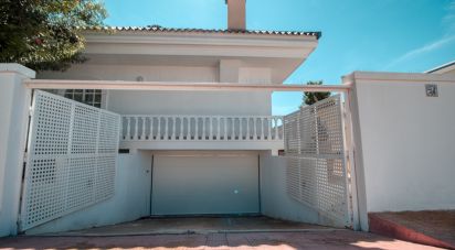 Cottage 4 bedrooms of 520 m² in Torrevieja (03184)