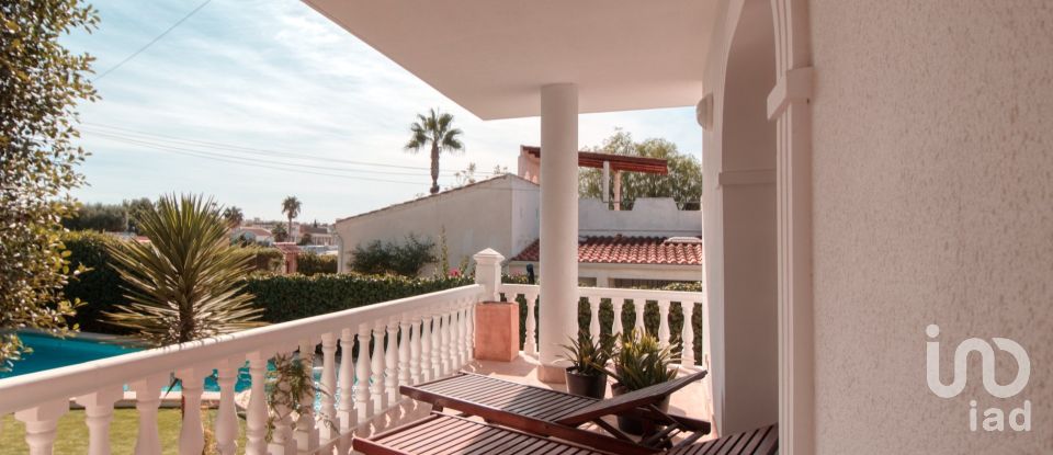 Cottage 4 bedrooms of 520 m² in Torrevieja (03184)