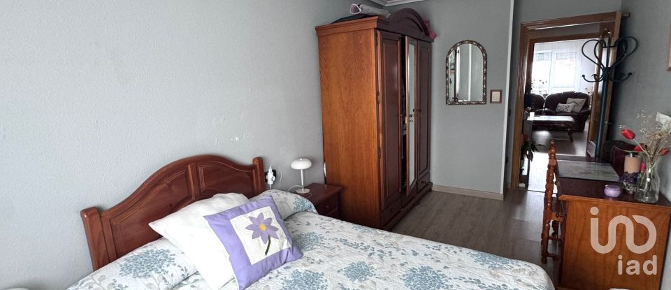 Pis 3 habitacions de 148 m² a Villaquilambre (24193)