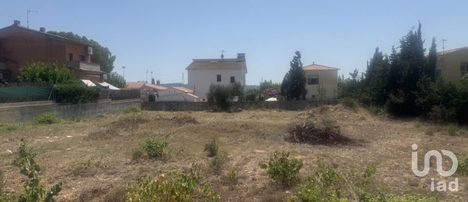 Terreno de 1.200 m² en Santa Oliva (43710)