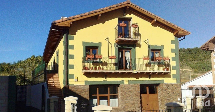 Cottage 7 bedrooms of 525 m² in Bajauri (01118)