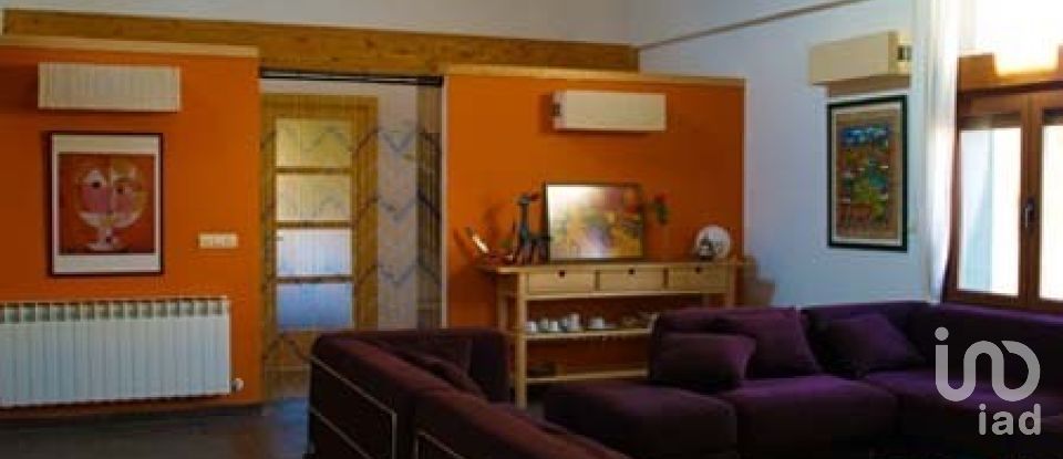 Cottage 7 bedrooms of 525 m² in Bajauri (01118)