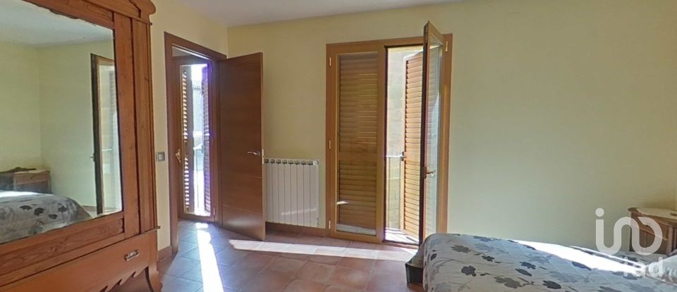 Town house 5 bedrooms of 342 m² in Artesa de Segre (25730)