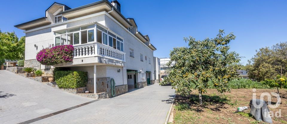 Casa 4 habitaciones de 350 m² en Sabadell (08206)